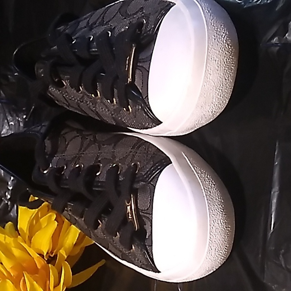 Coach "EMPIRE" Sneakers- True size Womans 7-7.5 (please read description-sizing) - Picture 3 of 17